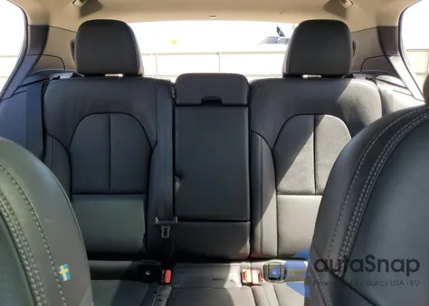 2024 Volvo Xc40 Plus z USA, uszkodzony, nr VIN YV4L12UE0R2323944